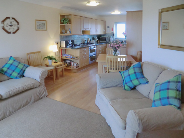 Q4 light and sunny apartment